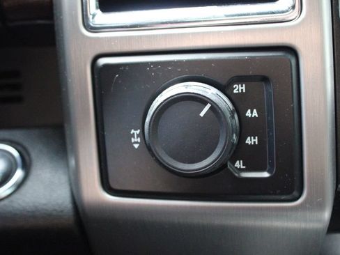 Used 2015 Ford F150 Platinum w/ Equipment Group 701A Luxury AWD/4WD image 42