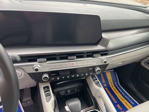 Used 2023 Kia Telluride S w/ S Sunroof Package AWD/4WD image 18