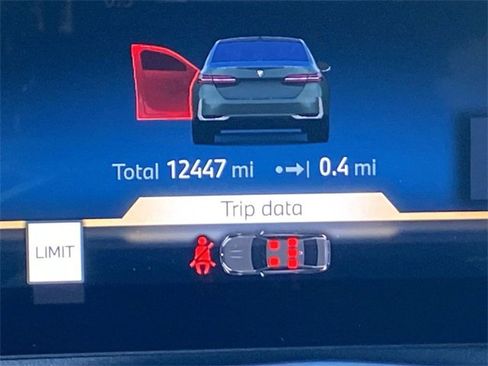 Certified 2025 BMW 530i image 27