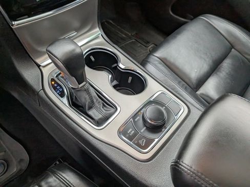 Used 2019 Jeep Grand Cherokee Limited image 17