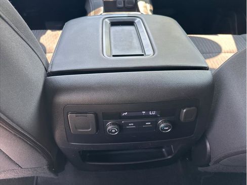 Used 2020 GMC Yukon XL SLE w/ HD Trailering Package image 21