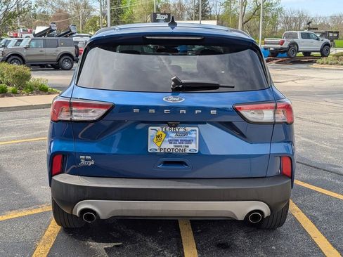 Used 2022 Ford Escape SE image 4