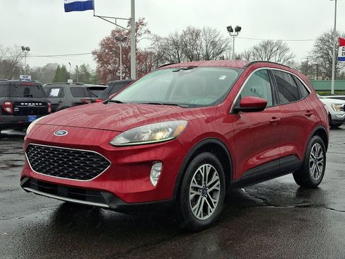 Used 2021 Ford Escape SEL image 3