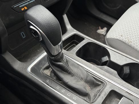 Used 2019 Ford Escape SE image 24