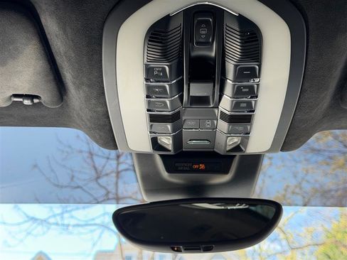 Used 2015 Porsche Macan Turbo image 34