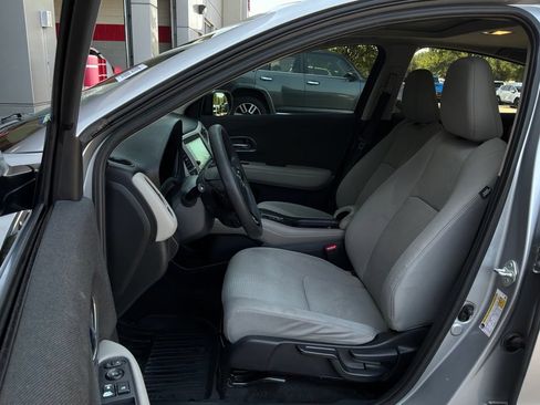 Used 2022 Honda HR-V EX image 10
