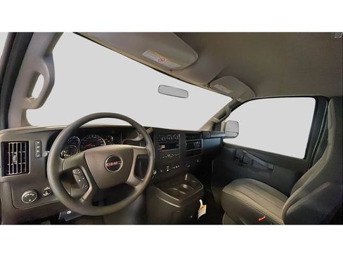 New 2025 GMC Savana 3500 Extended w/ Driver Convenience Package image 10