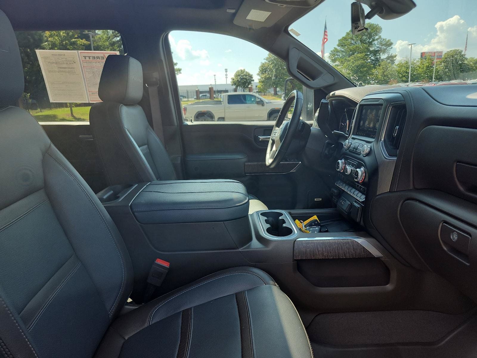 Used 2023 GMC Sierra 2500 Denali w/ Denali Ultimate Package AWD/4WD image 10