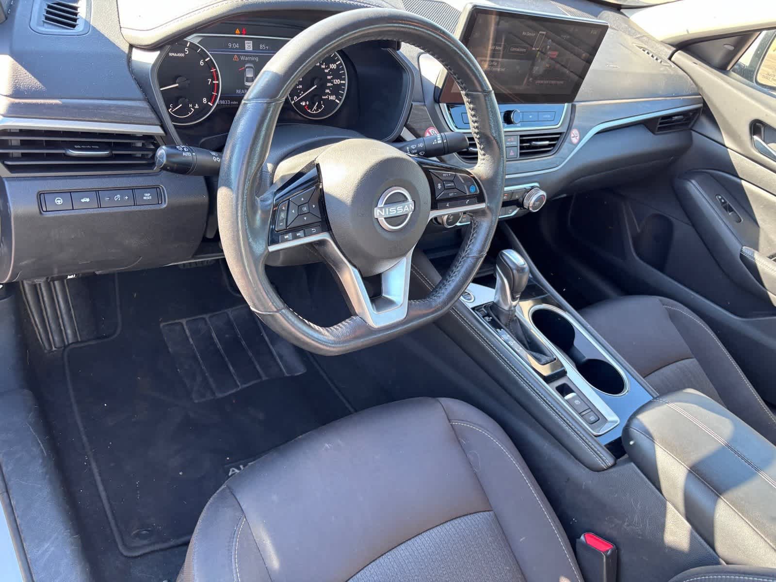 Used 2024 Nissan Altima 2.5 SV w/ SV Premium Package FWD image 11
