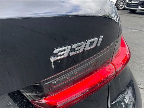 Used 2023 BMW 330i Sedan w/ M Sport Package RWD image 10