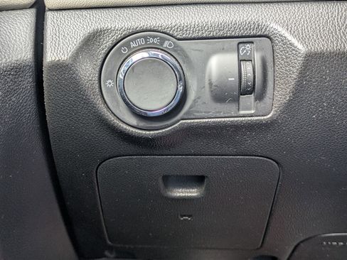 Used 2016 Chevrolet Cruze L image 18