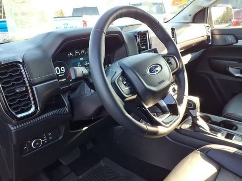 Used 2025 Ford Ranger Lariat w/ FX4 Off-Road Package AWD/4WD image 16