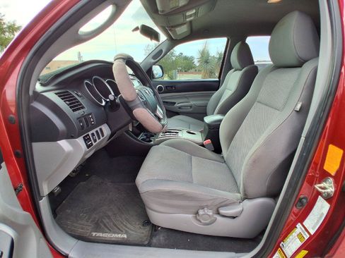 Used 2015 Toyota Tacoma PreRunner w/ TRD Sport Package RWD image 15