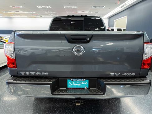 Used 2017 Nissan Titan SV AWD/4WD image 6