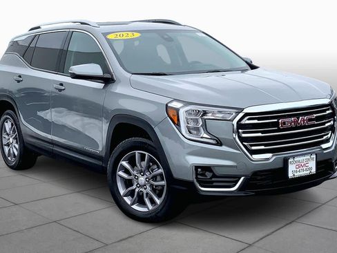 Used 2023 GMC Terrain SLT image 3