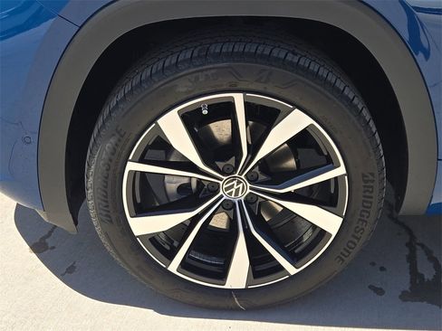 New 2025 Volkswagen Atlas SEL Premium R-Line image 13