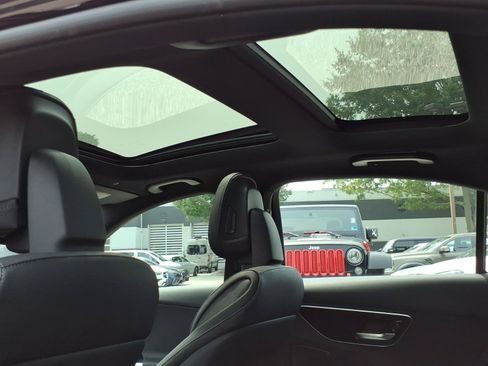 Used 2025 Mercedes-Benz C 300 4MATIC Sedan image 11