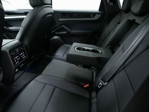 New 2026 Porsche Cayenne image 29