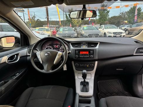 Used 2015 Nissan Sentra S image 22