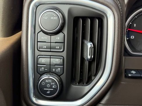 Used 2021 Chevrolet Silverado 2500 LTZ w/ LTZ Premium Package image 17