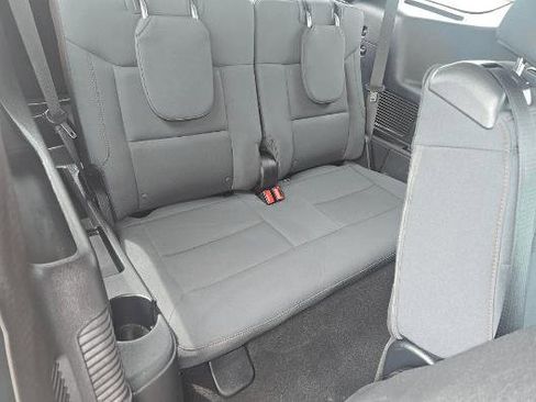 Used 2025 Ford Explorer Active RWD image 13