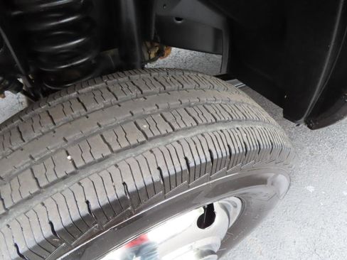 Used 2018 RAM 3500 SLT w/ Luxury Group AWD/4WD image 12