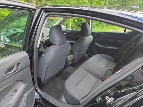 Used 2024 Nissan Altima 2.5 SV w/ SV Premium Package image 26