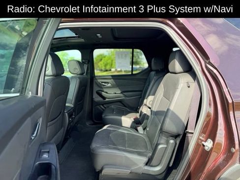 Used 2023 Chevrolet Traverse LT w/ LT Premium Package AWD/4WD image 9