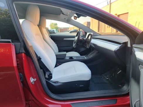 Used 2021 Tesla Model 3 Performance image 29