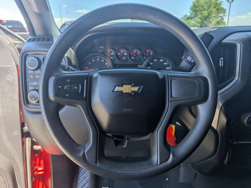 Used 2019 Chevrolet Silverado 1500 Custom w/ Custom Value Package AWD/4WD image 12