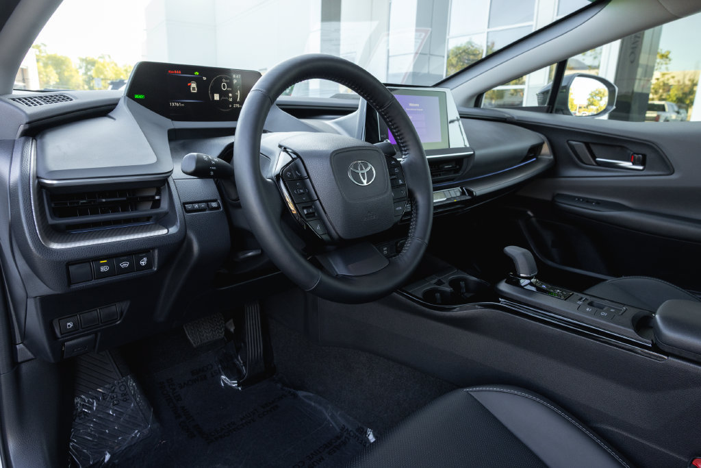 Certified 2024 Toyota Prius XLE FWD image 10