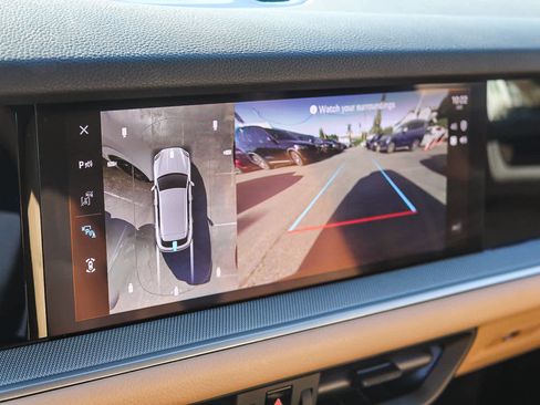 Used 2025 Porsche Cayenne image 23