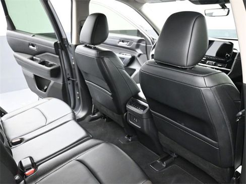 Used 2023 Nissan Pathfinder SL w/ Lighting Package (N92) image 22