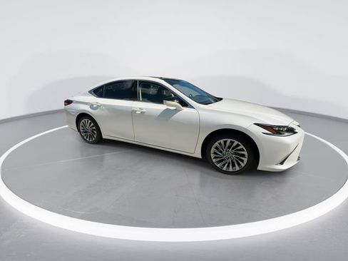 Used 2025 Lexus ES 350 Ultra Luxury w/ Accessory Package (Z2) FWD image 9