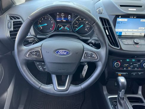 Used 2018 Ford Escape SE w/ SE Sport Appearance Package image 16