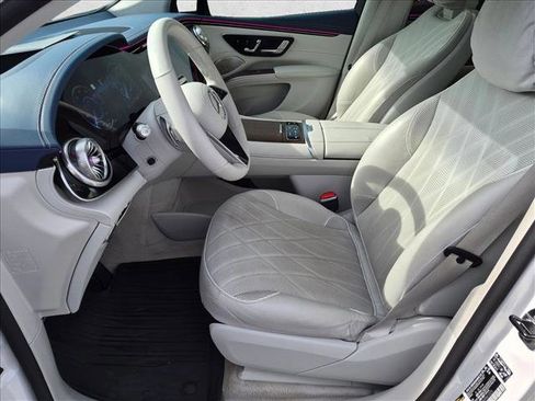 Used 2023 Mercedes-Benz EQS 580 4MATIC SUV image 16