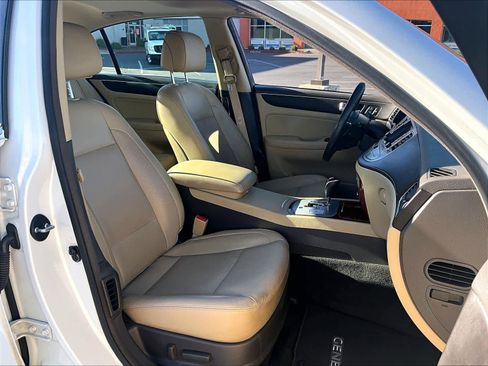 Used 2013 Hyundai Genesis 3.8 w/ Premium Pkg image 10
