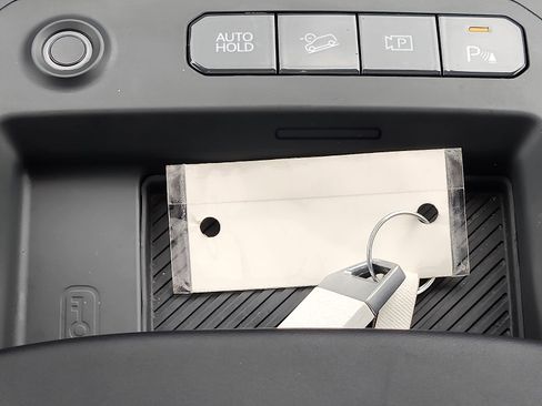 Used 2024 Kia EV9 Wind image 20