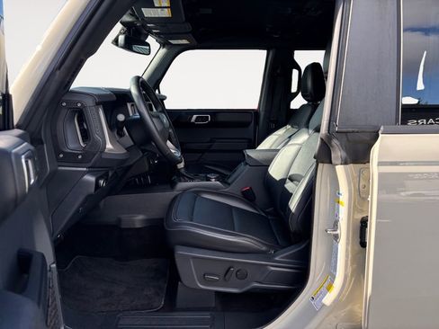 Used 2025 Ford Bronco Outer Banks image 16