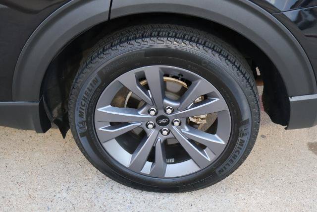 Used 2023 Ford Explorer XLT w/ Equipment Group 202A AWD/4WD image 11