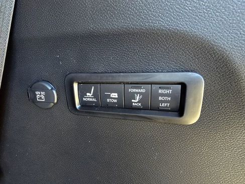New 2026 Chrysler Pacifica Pinnacle AWD/4WD image 30
