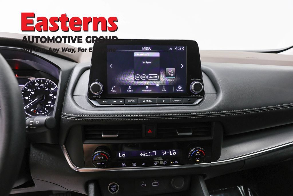 Used 2023 Nissan Rogue SV AWD/4WD image 13