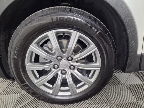 Used 2023 Cadillac XT4 Premium Luxury FWD image 8