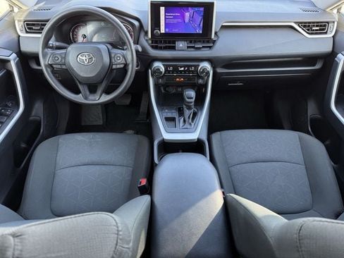 Used 2025 Toyota RAV4 XLE FWD image 11