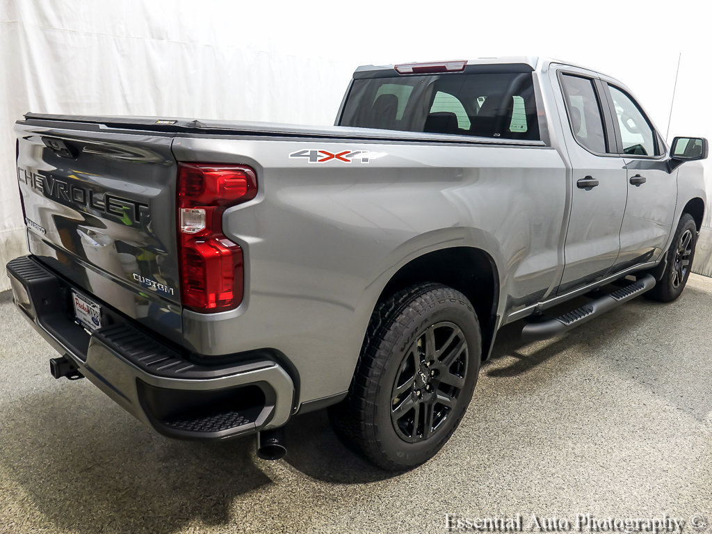 Used 2025 Chevrolet Silverado 1500 Custom w/ Turbomax Blackout Package AWD/4WD image 8