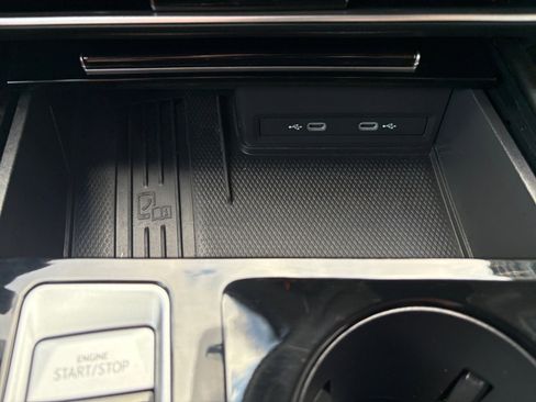 Certified 2025 Volkswagen Atlas SE image 18