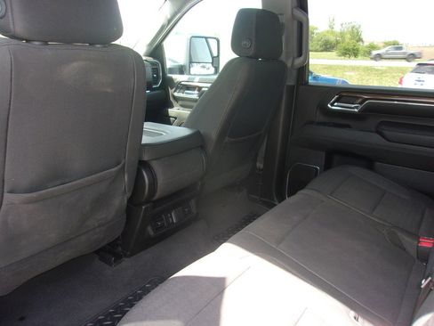 Used 2024 Chevrolet Silverado 2500 LT AWD/4WD image 16