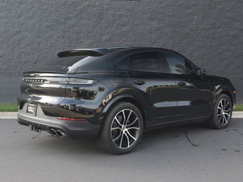 Certified 2025 Porsche Cayenne Coupe image 7