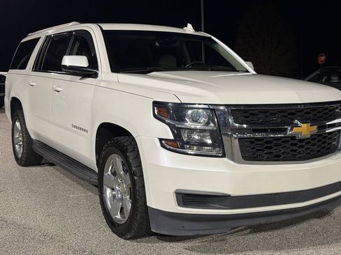 Used 2017 Chevrolet Suburban LT image 29