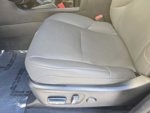 Used 2023 Lexus GX 460 Premium image 17